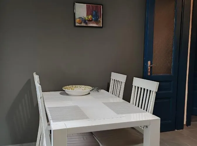Tina Apartman Pula