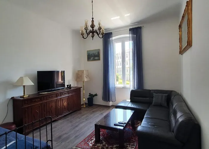 Tina Apartman