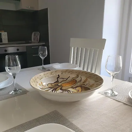 Tina 아파트 풀라